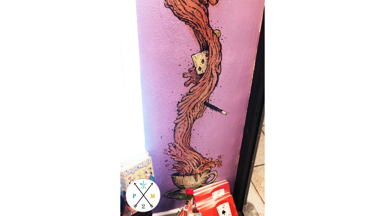 El mural une los mundos de la magia y el té.