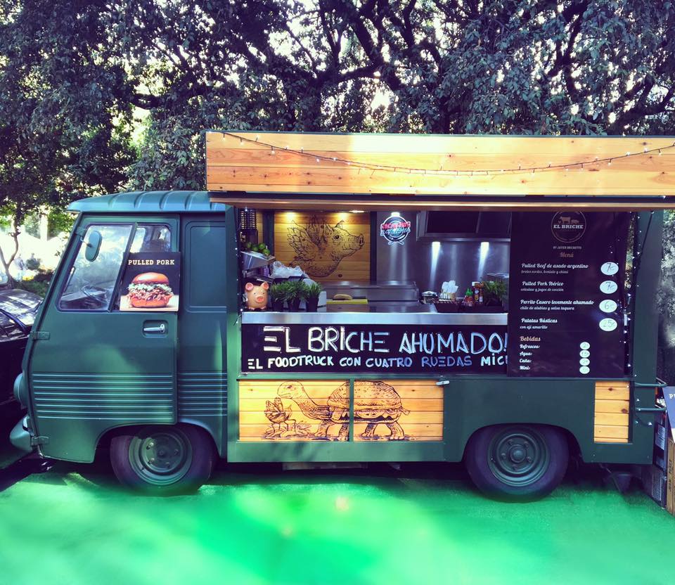 "El Briche Ahumado" es el food truck de Javier Brichetto.